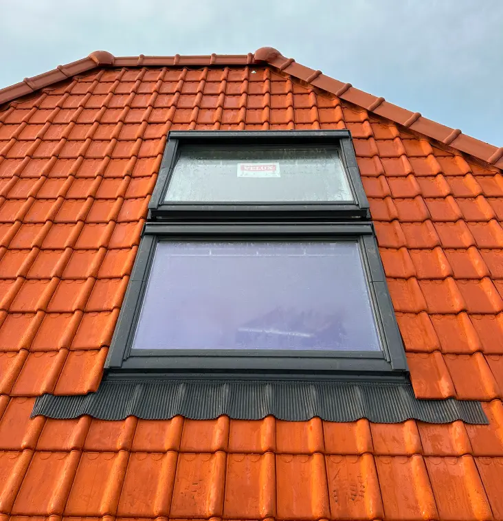 Dakvernieuwing kiepraam plaatsen dakpannen vervangen